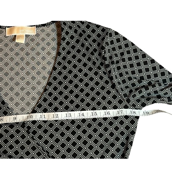 Michael Kors Faux Wrap V-Neck Woman’s Blouse Sz Small - Picture 8 of 11